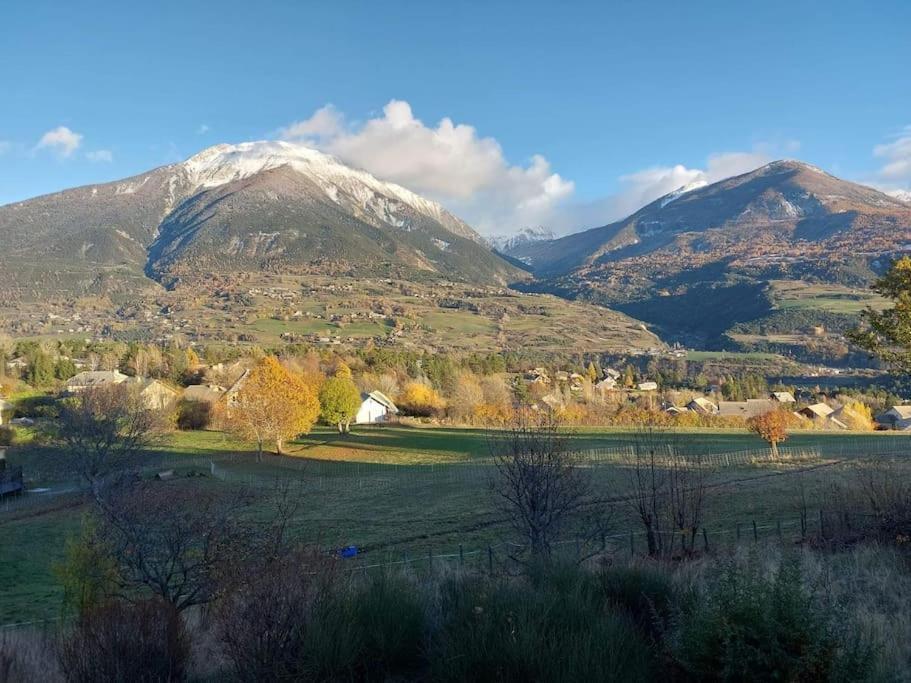 Gite Confort 15 Couchages, Vue Panoramique Montagne Hautes Alpes, Terrasses Embrun Bagian luar foto