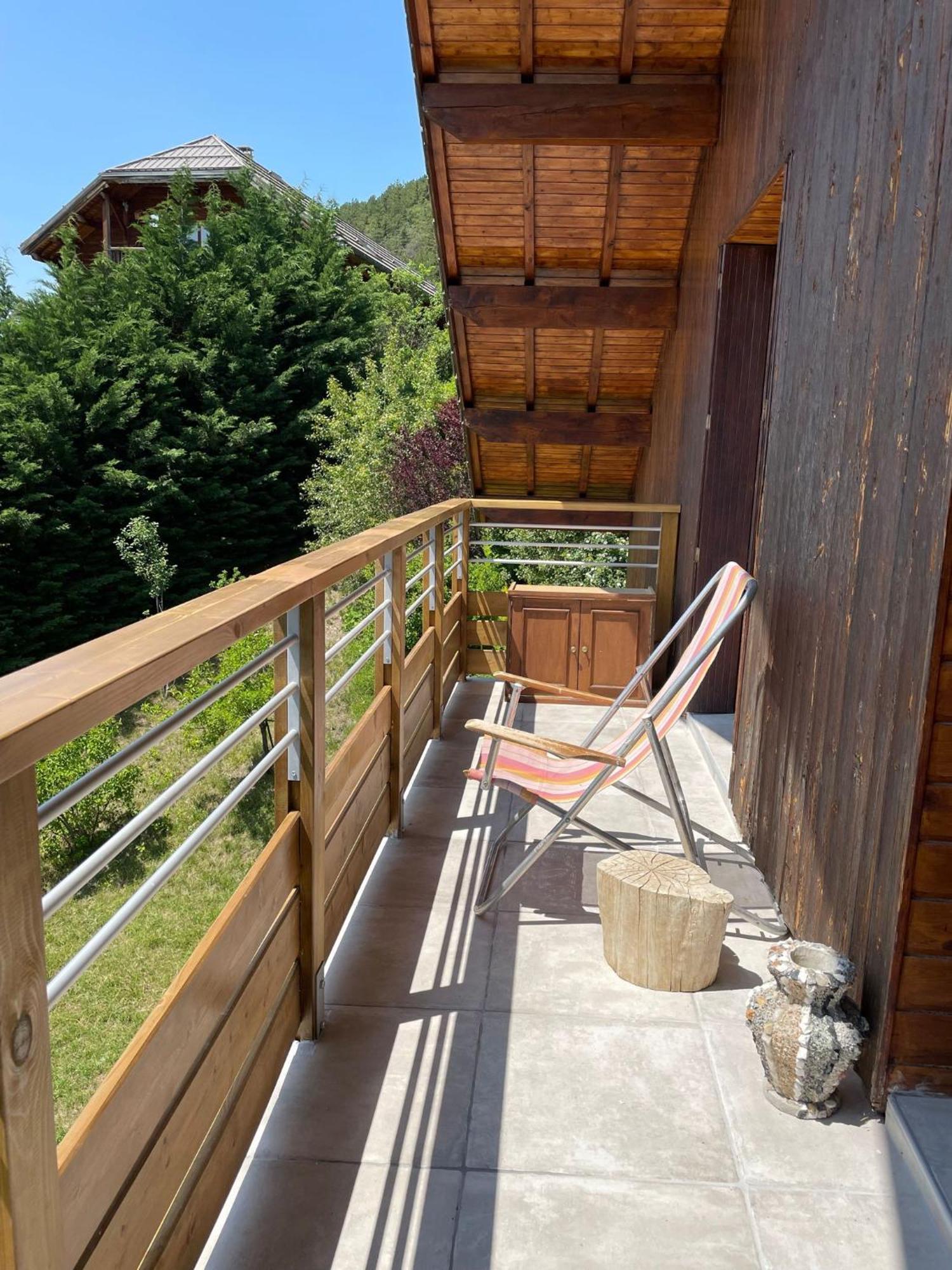 Gite Confort 15 Couchages, Vue Panoramique Montagne Hautes Alpes, Terrasses Embrun Bagian luar foto