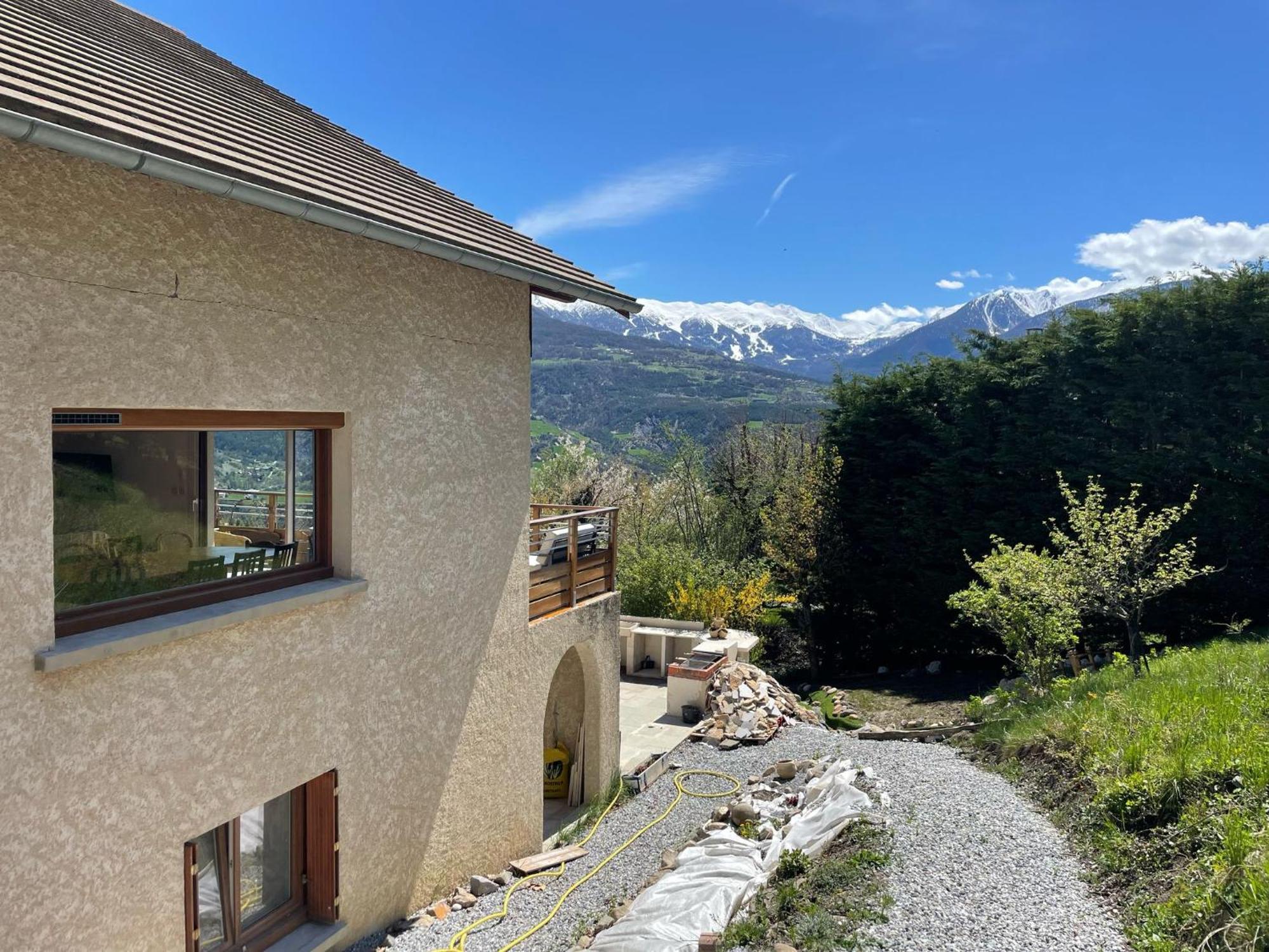 Gite Confort 15 Couchages, Vue Panoramique Montagne Hautes Alpes, Terrasses Embrun Bagian luar foto
