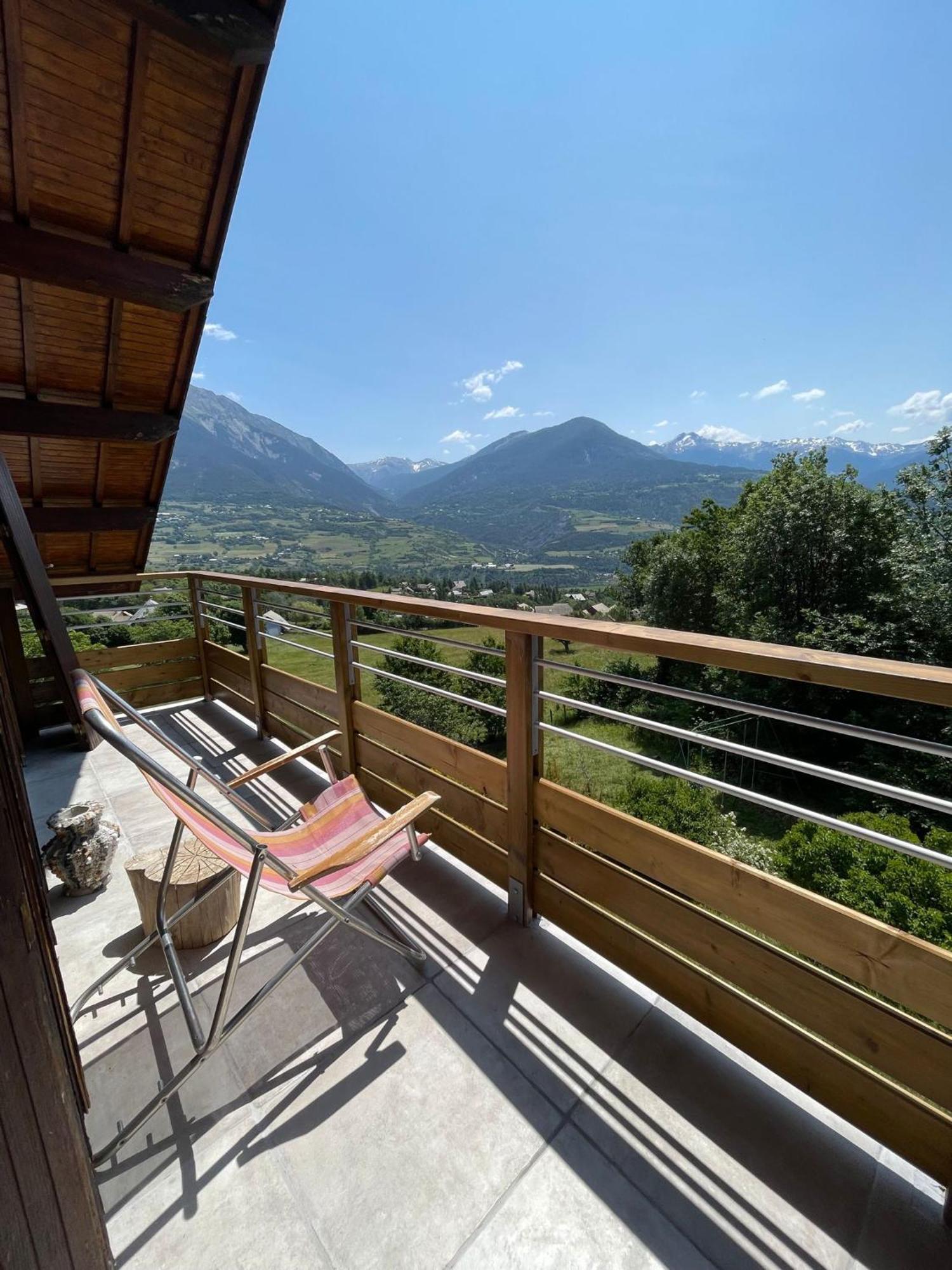 Gite Confort 15 Couchages, Vue Panoramique Montagne Hautes Alpes, Terrasses Embrun Bagian luar foto